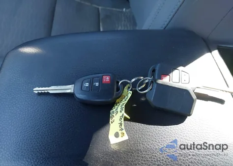 2016 Toyota Tacoma Sr5 V6 z USA, uszkodzony, nr VIN 5TFSZ5AN3GX033730